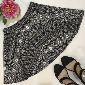 Wet‎ Seal Y2K Patterned Black & White Skater Skirt Casual